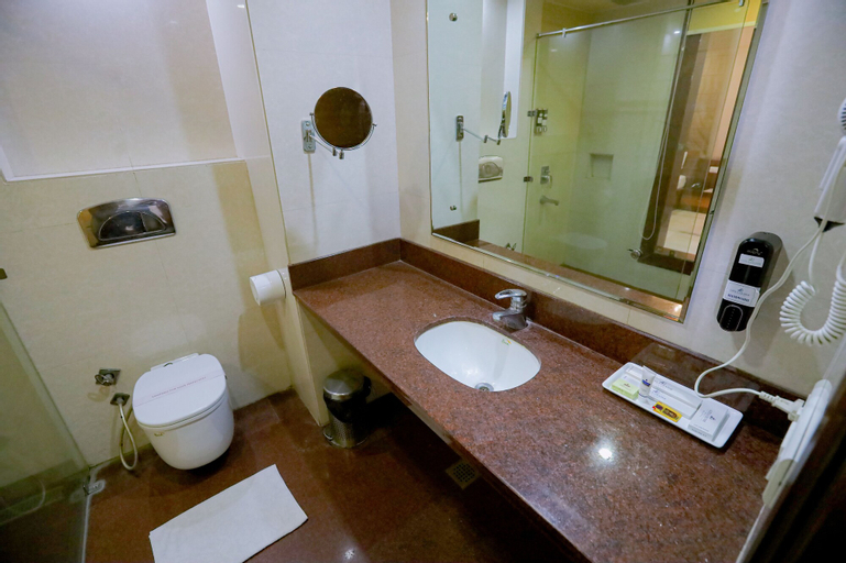 Bathroom 8