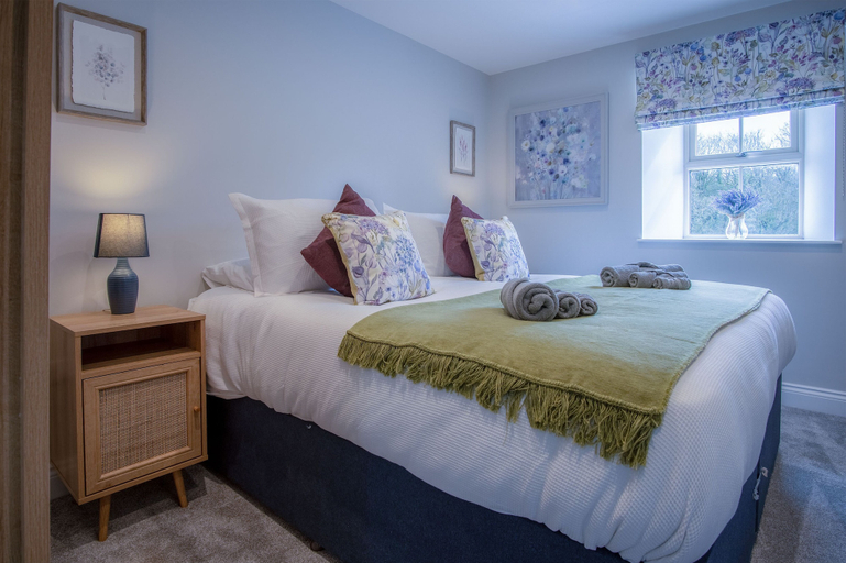 Bedroom 2, Kiln Park Farmhouse - 4 Bedroom Cottage - Narberth, Pembrokeshire