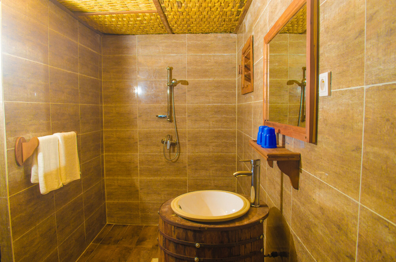 Bathroom 3, Belo Beach, Menabe
