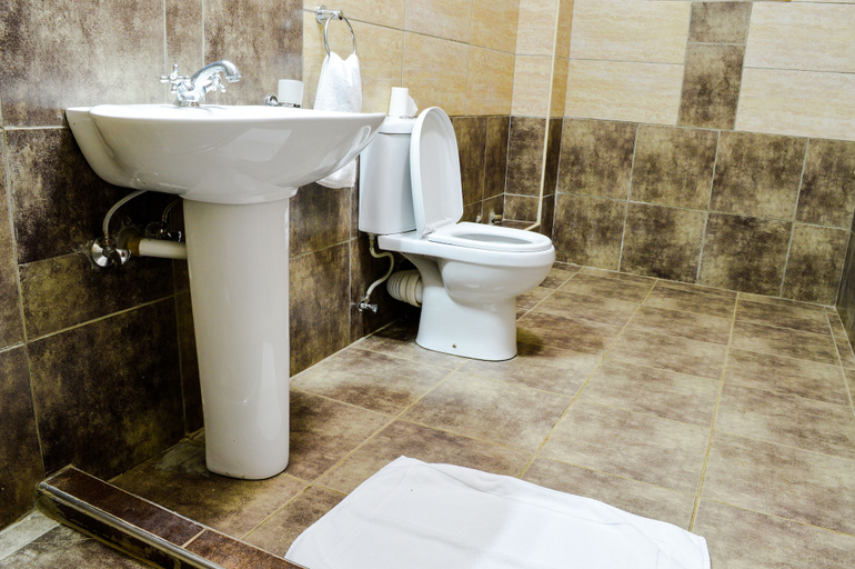 Bathroom 4, Jewelstone Hotel, Westlands