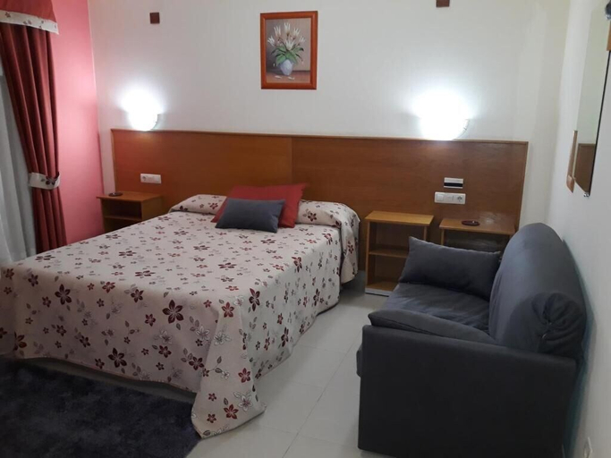 Bedroom 4, Hotel Valdoviño Express, A Coruña