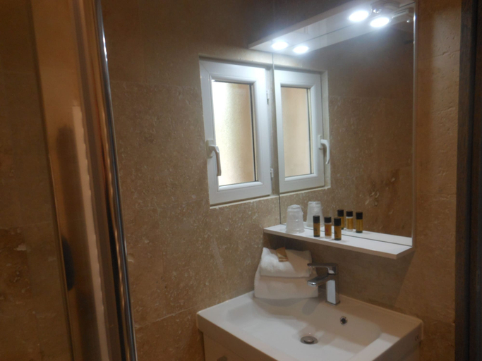 Bathroom 3, Hôtel Acqua Dolce, Corse-du-Sud