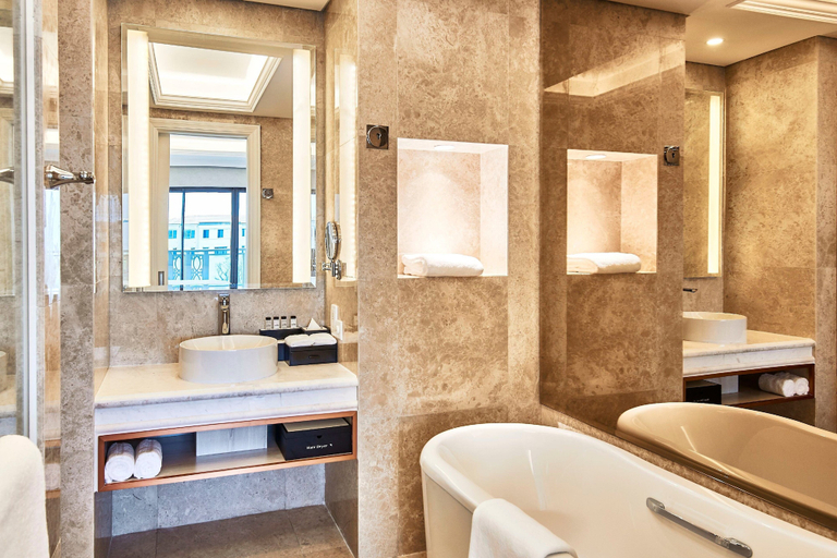 Bathroom 5, Sheraton Grand Danang Beach Resort & Spa, Da Nang