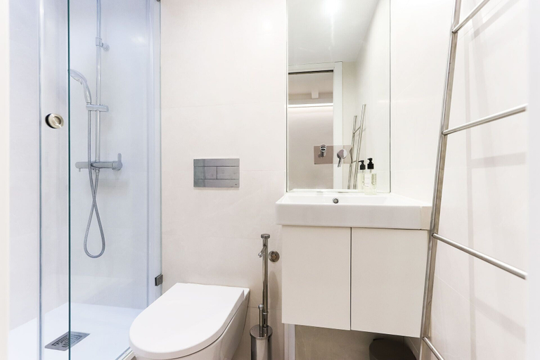 Bathroom, Santos Stylish by Homing, Lisbon