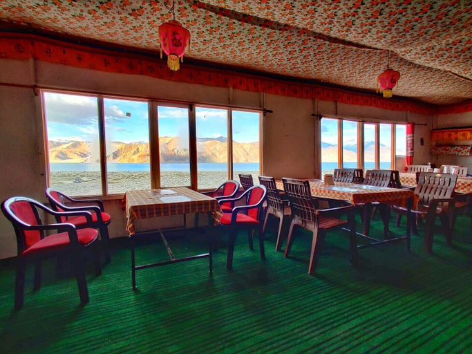 Food & Drinks, World Attic Camp, Leh