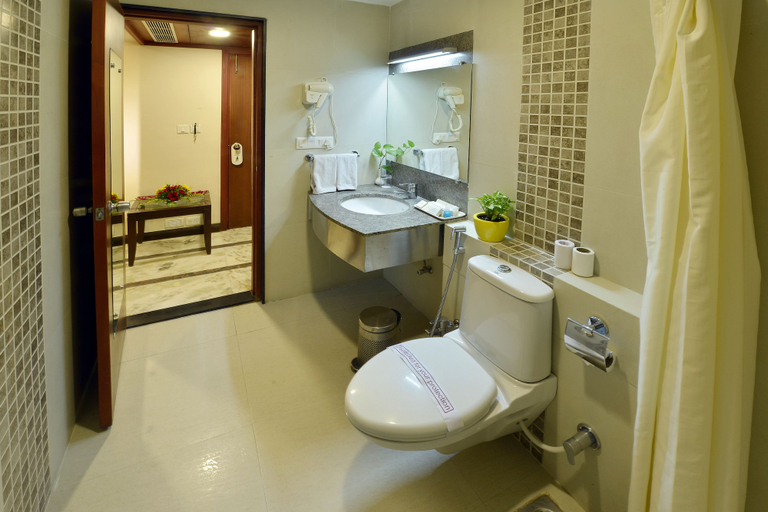 Bathroom 5, Amantra Comfort Hotel, Udaipur