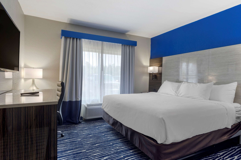 Bedroom 3, Comfort Inn & Suites Memphis East, Shelby