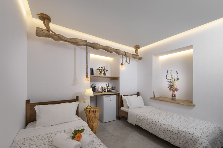 Bedroom 2, Palios Stathmos, Thessaly