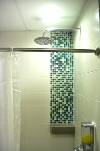 Bathroom 3, YY48 Hotel (2 mins walk from Masjid Jamek LRT Station), Kuala Lumpur