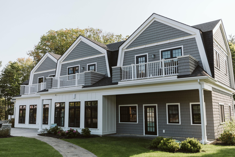 Exterior & Views