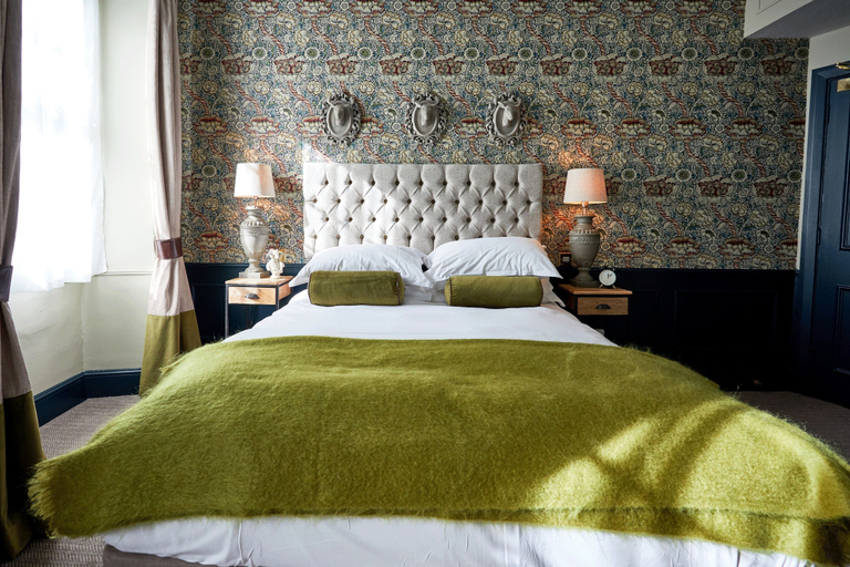 Bedroom 2, The Fleece at Cirencester, Gloucestershire