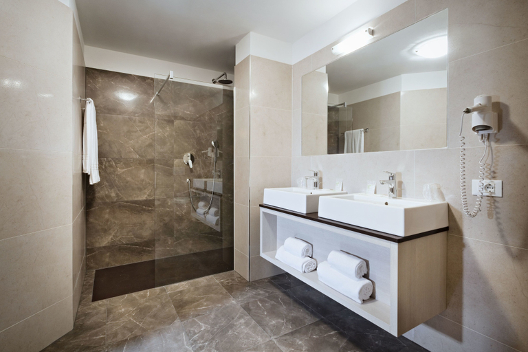 Bathroom 5, Parc Hotel Miramonti, Bolzano