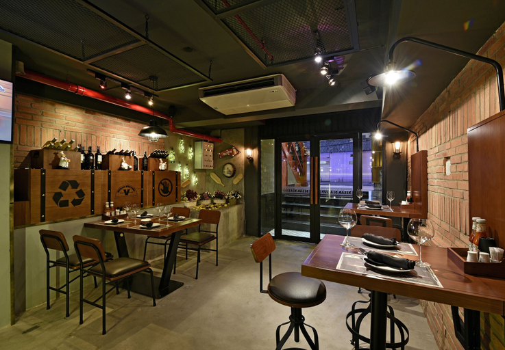 Food & Drinks 4, Tuong Vy Hotel, District 1