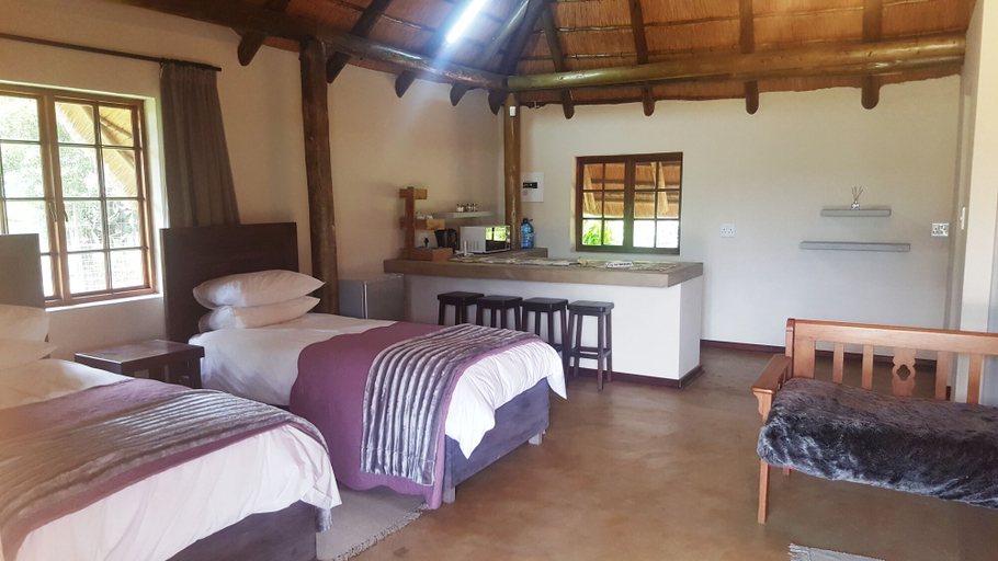 Bedroom 2, African Flair Country Lodge, Gert Sibande
