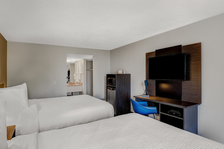 Bedroom 3, Motel 6 Brooks, AB, Division No. 2