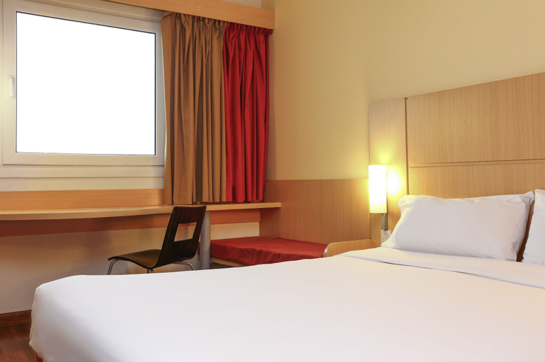 Bedroom 3, ibis Ciboure St Jean De Luz Hotel, Pyrénées-Atlantiques