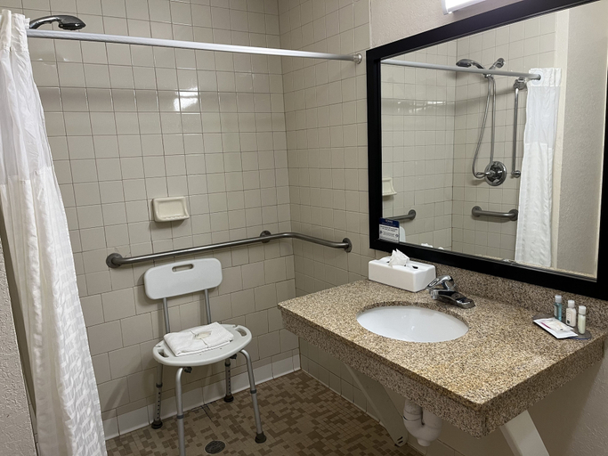 Bathroom 5, Quality Inn Traverse City, Grand Traverse