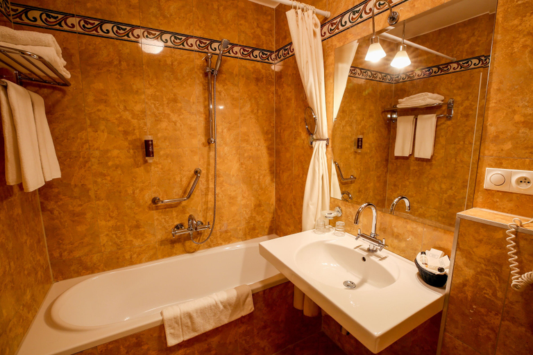 Bathroom 4, LH Hotel Dvorak Tabor, Tábor