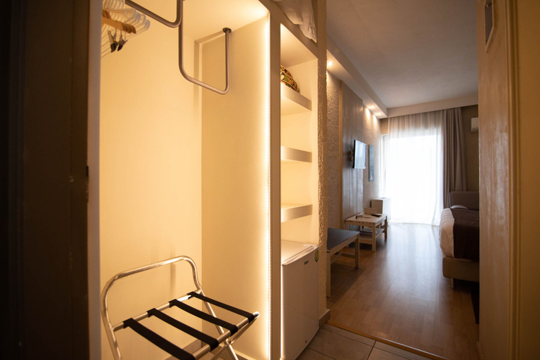 Bedroom 3, Nidimos Hotel, Central Greece