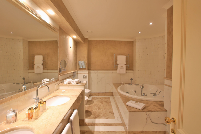 Bathroom 5, Hotel Rua Frati 48 in San Francesco, Modena