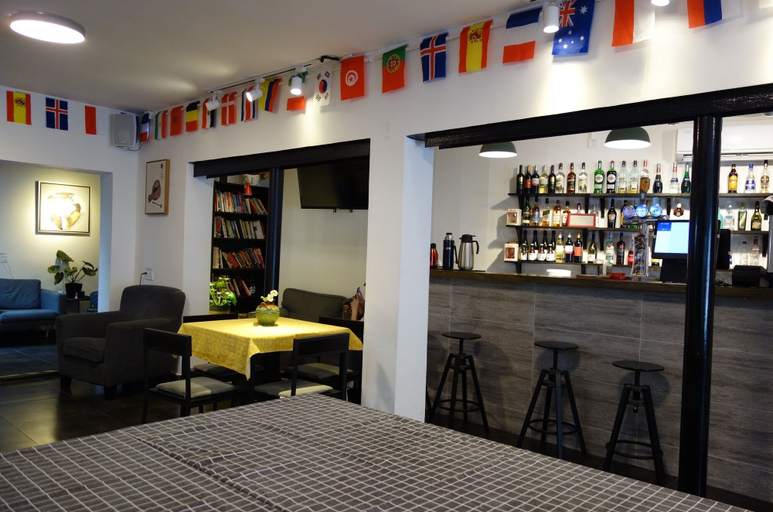 Food & Drinks 5, Hidden Garden International Youth Hostel - Oriental Pearl & Lujiazui, Shanghai
