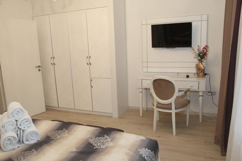 Bedroom 3, Kispet Deluxe Hotel, Oberhausen