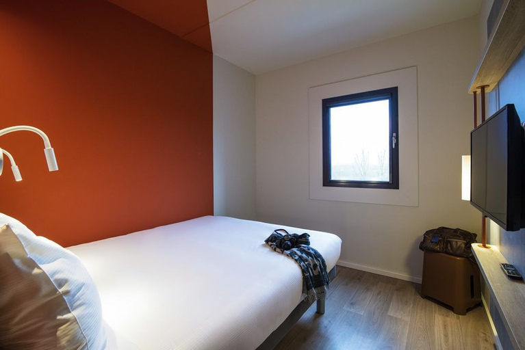 Bedroom 3, ibis budget Rotterdam The Hague Airport, Rotterdam