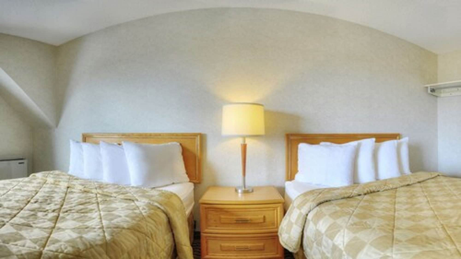 Bedroom 3, Comfort Inn London - Wellington Road, Middlesex