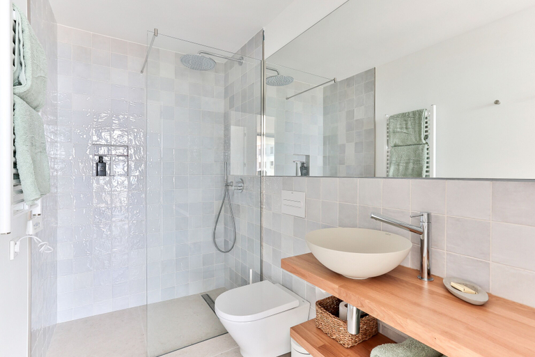 Bathroom 5, ECO-APARTMENTS LA MARINEDA & HOTEL THALASSA SPORT & SPA, Girona