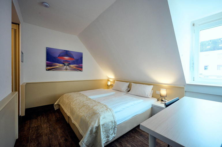 Bedroom 3, The 4 You Hostel & Hotel, München