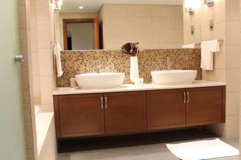 Bathroom 3, Yanjoon Holiday Homes - Marina Residence, Dubai