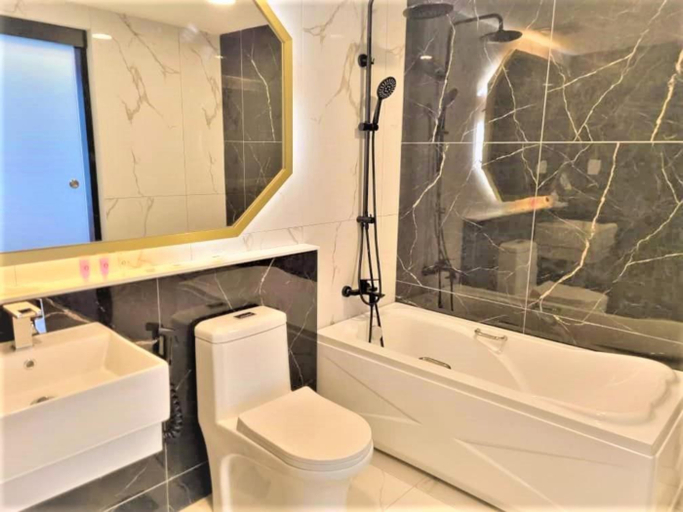 Bathroom 5, Zone Hotel Ipoh, Kinta