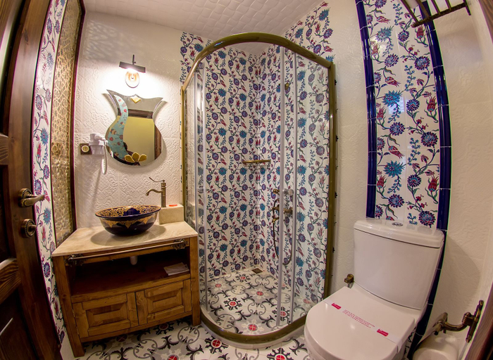 Bathroom 5, Elif Hatun Konagi, Tarsus