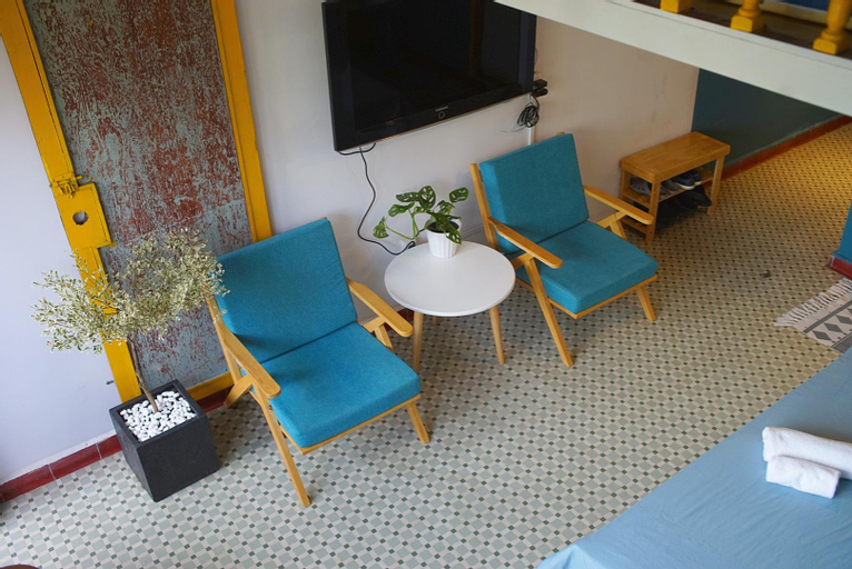 Others 3, Co Fi Scandi - Balcony room @ Ben Thanh market !!, District 1