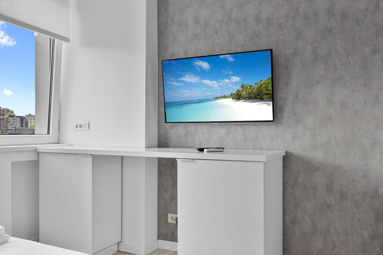 Others 5, Small & Chic Studio, Municipiul Bucuresti