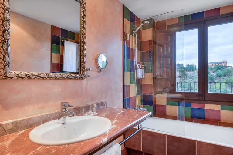 Bathroom 3, AC Hotel Ciudad de Toledo by Marriott, Toledo