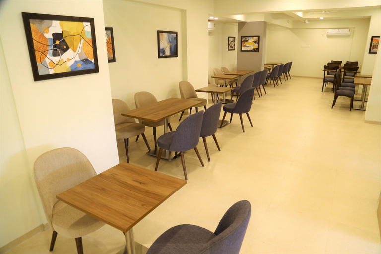 Food & Drinks 5, STARLIT SUITES SHIRDI, Ahmadnagar
