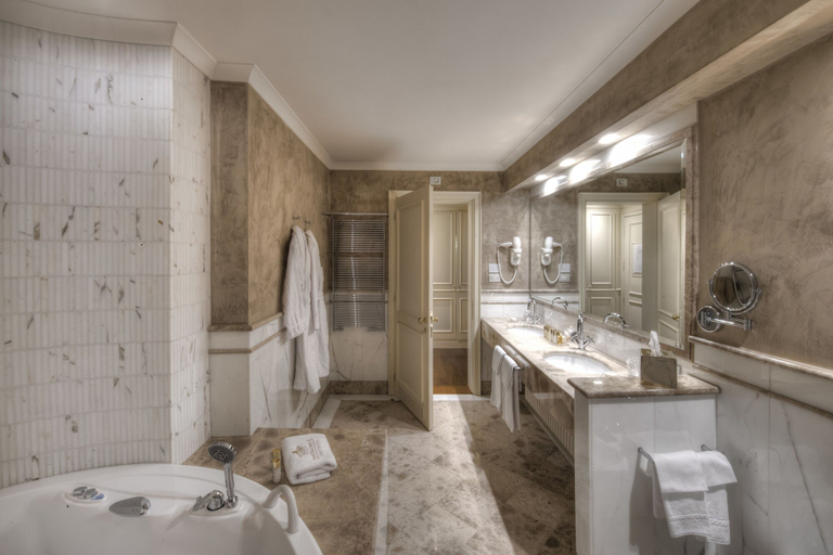 Bathroom 5, Hotel Rua Frati 48 in San Francesco, Modena