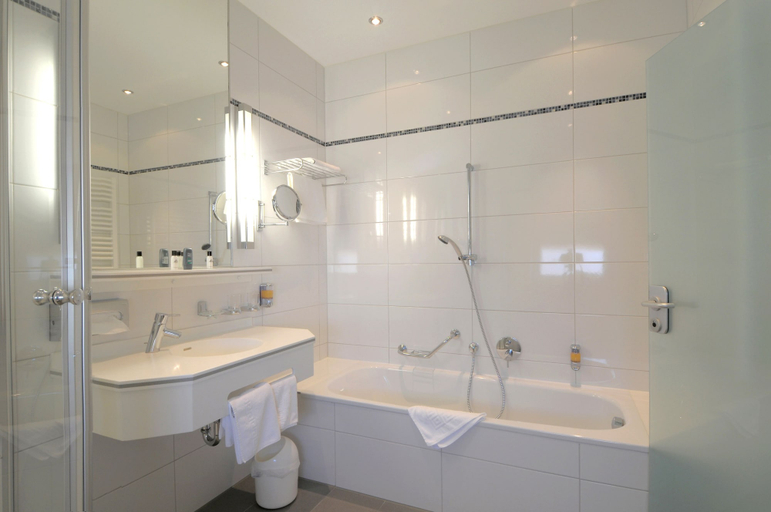 Bathroom 5, Ringhotel Loew's Merkur, Nürnberg