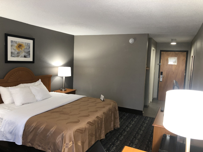 Bedroom 4, Quality Inn Rochester South, Fulton