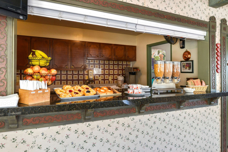 Food & Drinks 5, Svendsgaard's Danish Lodge Americas Best Value Inn, Santa Barbara
