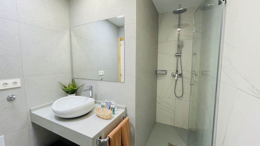 Bathroom 5, Palmeras Garden, Las Palmas