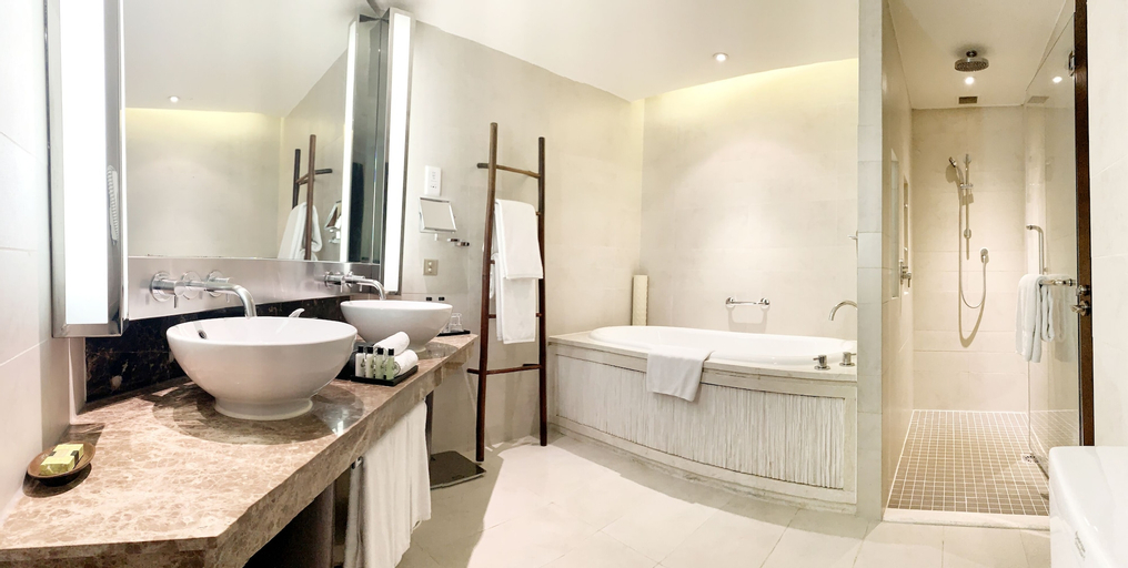 Bathroom 22