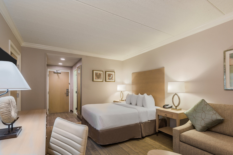 Bedroom 5, Holiday Inn Express FAIRHOPE-POINT CLEAR by IHG, Baldwin