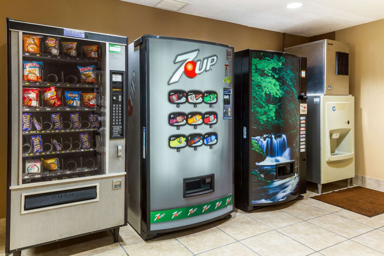 Food & Drinks 5, Econo Lodge Inn & Suites Fairview Heights - St. Louis, Saint Clair