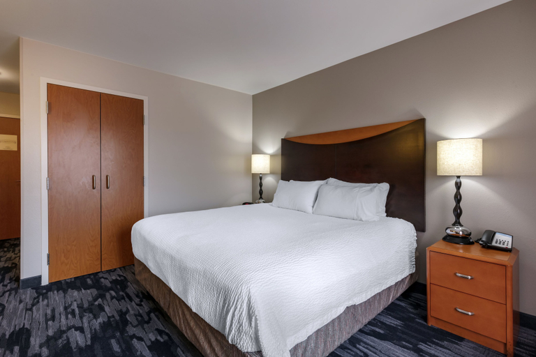 Bedroom 3, Fairfield Inn & Suites Columbus, Lowndes