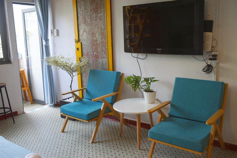 Others 2, Co Fi Scandi - Balcony room @ Ben Thanh market !!, District 1