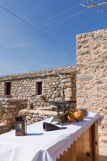 Food & Drinks 4, Lithos Stone Suites, Peloponnese