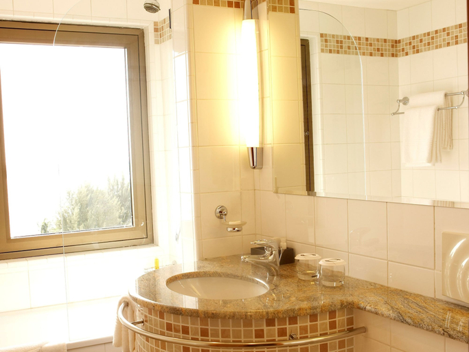 Bathroom 5, The Federal Palace Hotel & Casino, Eti-Osa