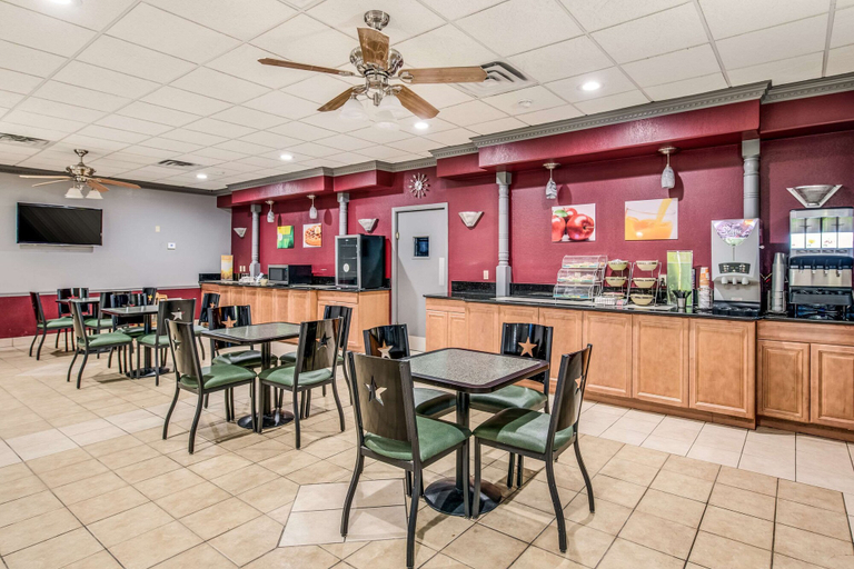 Food & Drinks 4, MainStay Suites Ozona I-10, Ozona